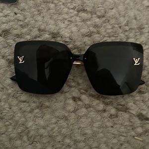Louis Vuitton oversized glasses